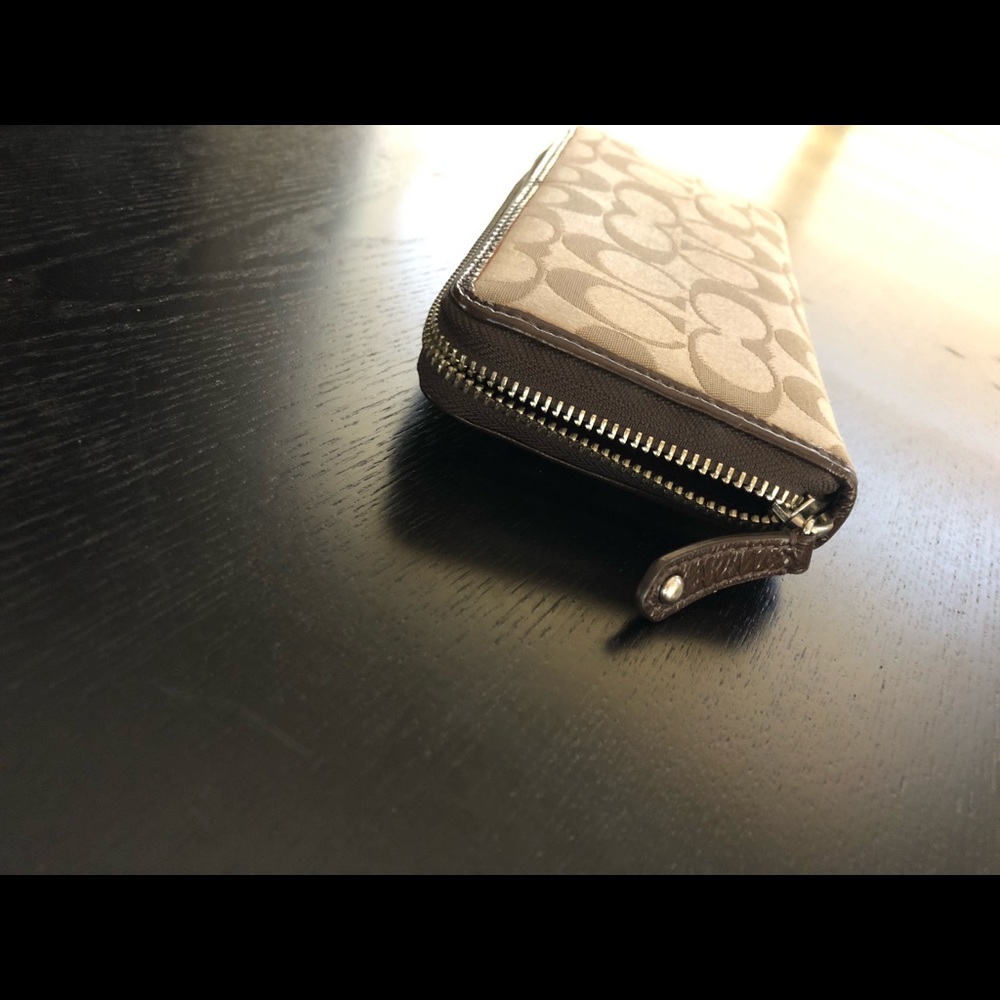 Authentic Coach Wallet - Picture 7 of 7